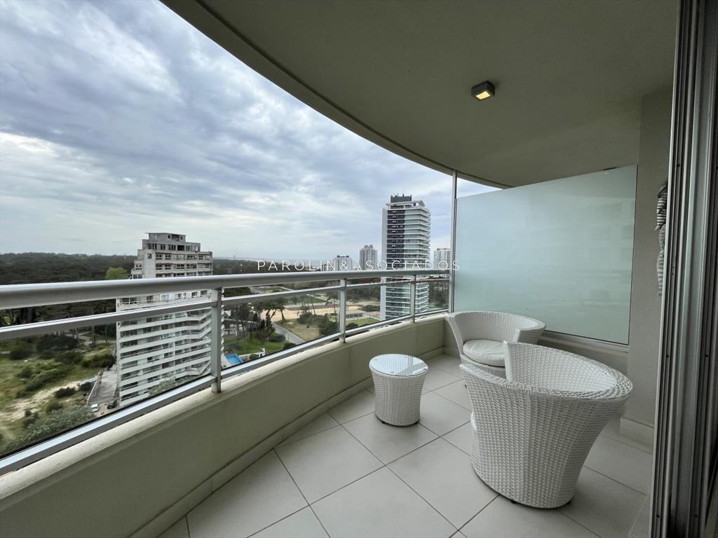 Piso alto 2 dormitorios con 1 baño en ocean del