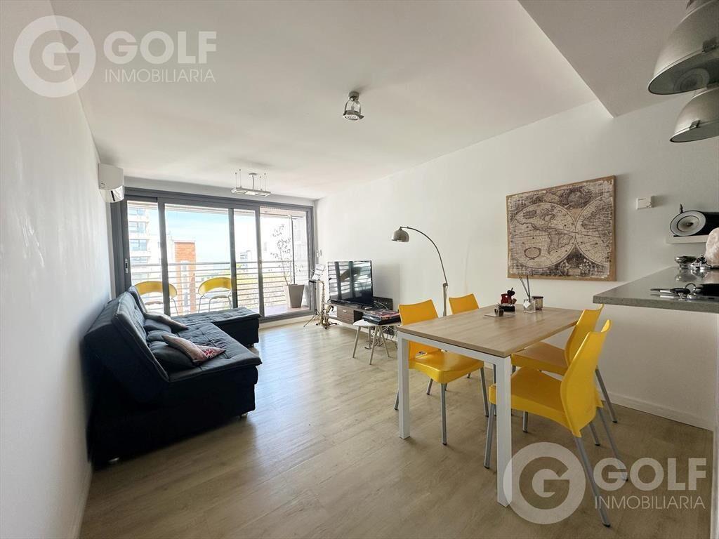 Venta de apartamento de 1 dormitorio con cochera en Punta