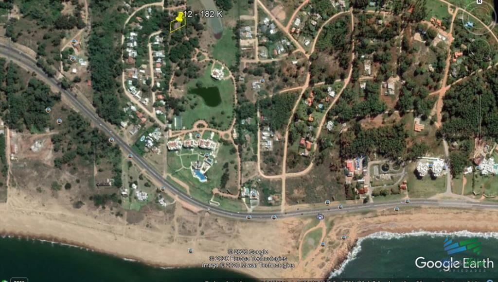 Venta de terreno de 875m2 en Punta del este playa
