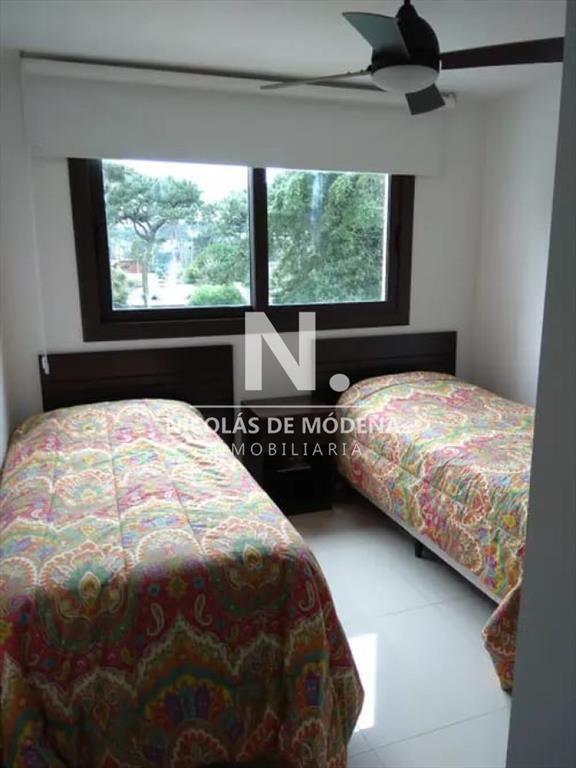 Se alquila apartamento de 2 dormitorios en Roosevelt- Punt
