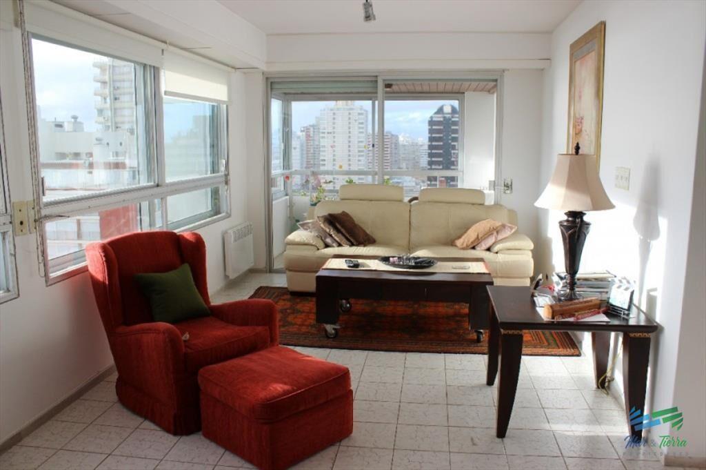 EN VENTA.. PISO ALTO CON VISTA AL PUERTO Y LA !!