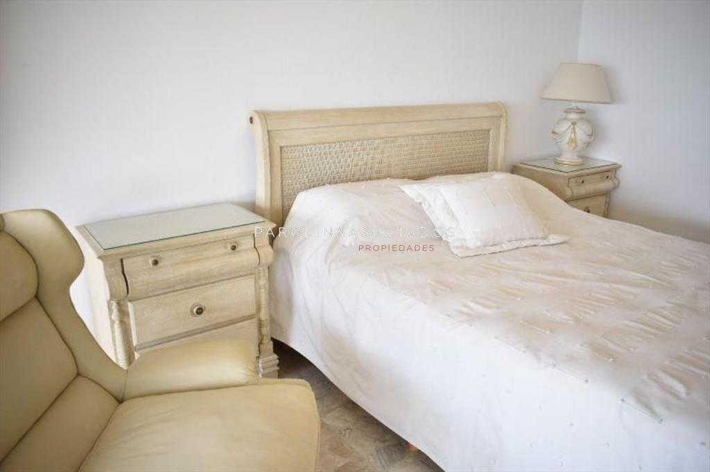 Apartamento en venta de 3 dormitorios en edificio