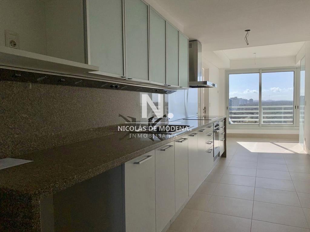 Le Parc Punta del Este Departamento esquinero a estrenar en