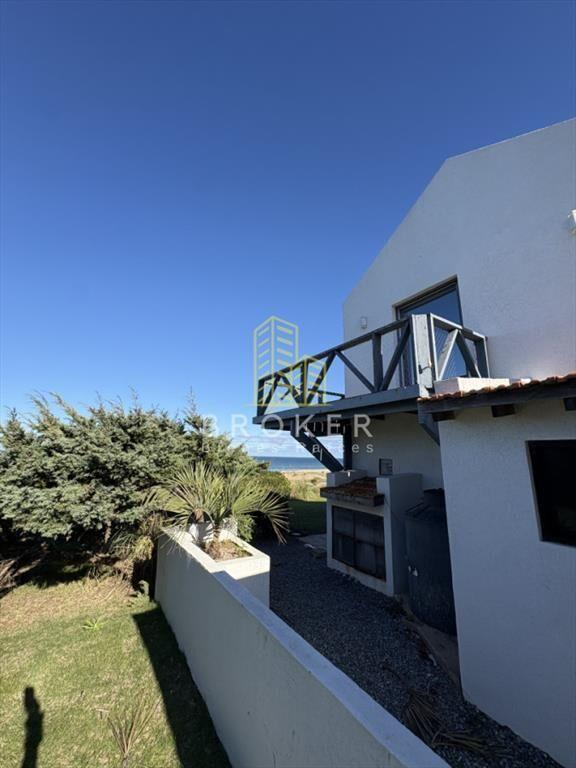 Impresionante casa en frente al mar en Montoya de