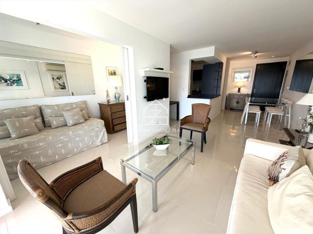 Apartamento en Brava, 2 dormitorios *