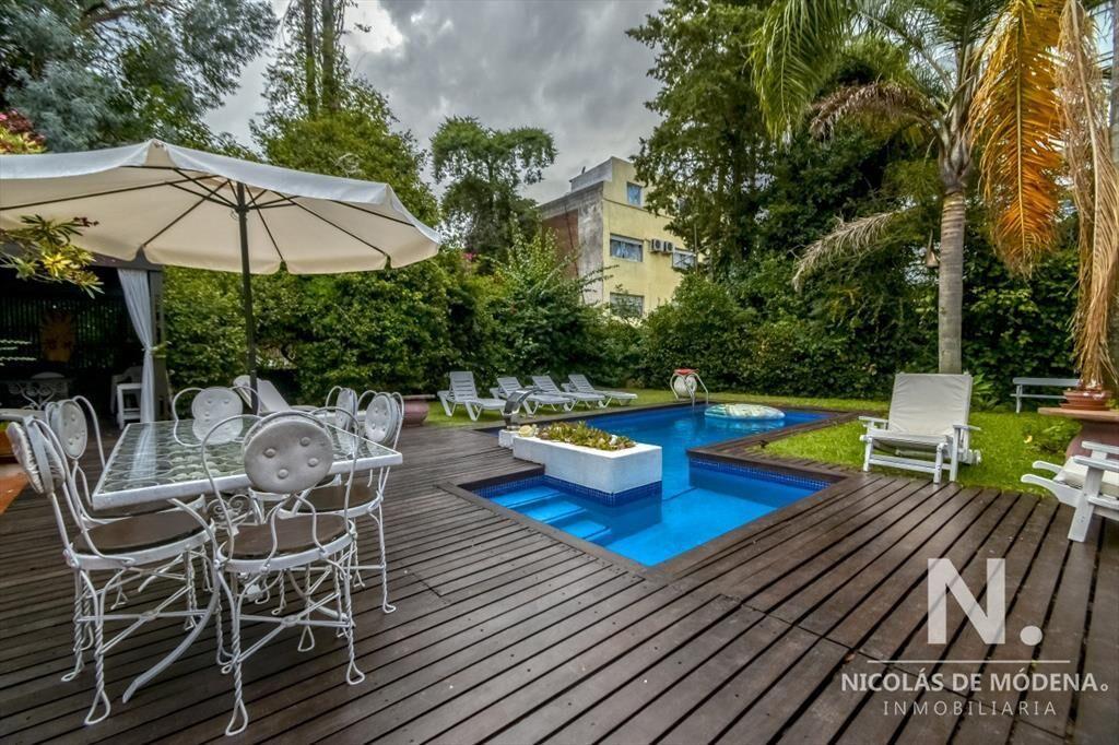 Casa de Cuatro Dormitorios en Venta - Punta del Este