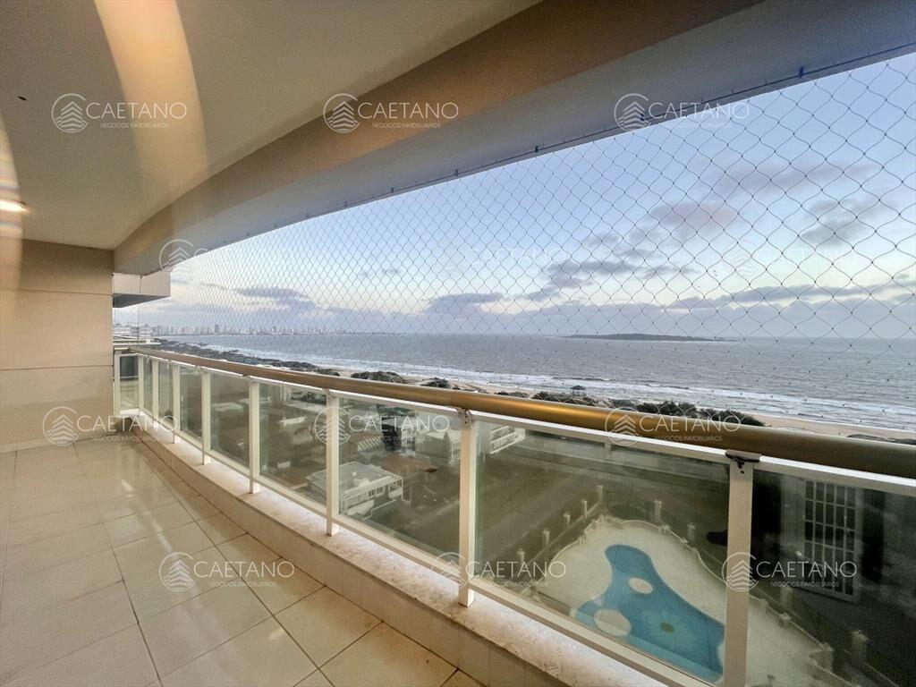 Mansa, primera là à nea, Punta del Este