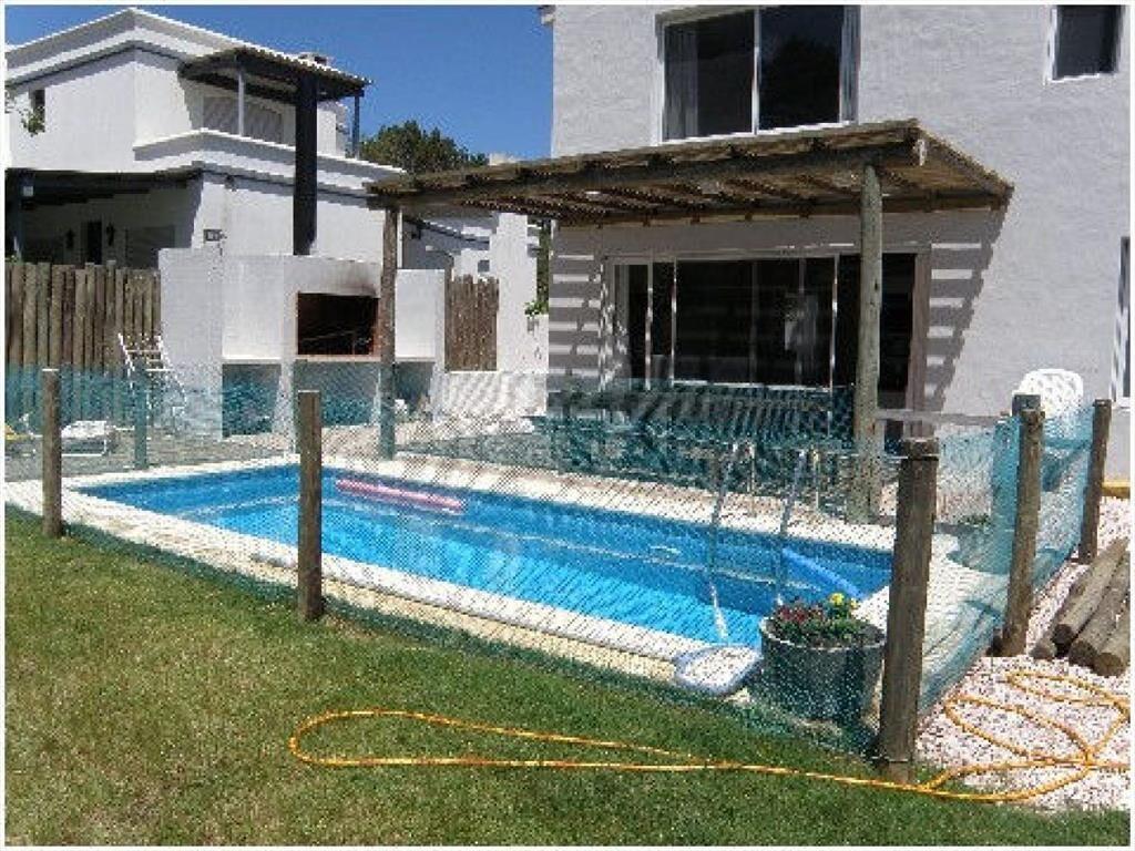 VENTA DE CASA DE 3 DORMITORIOS EN LA BARRA PUNTA DEL ESTE