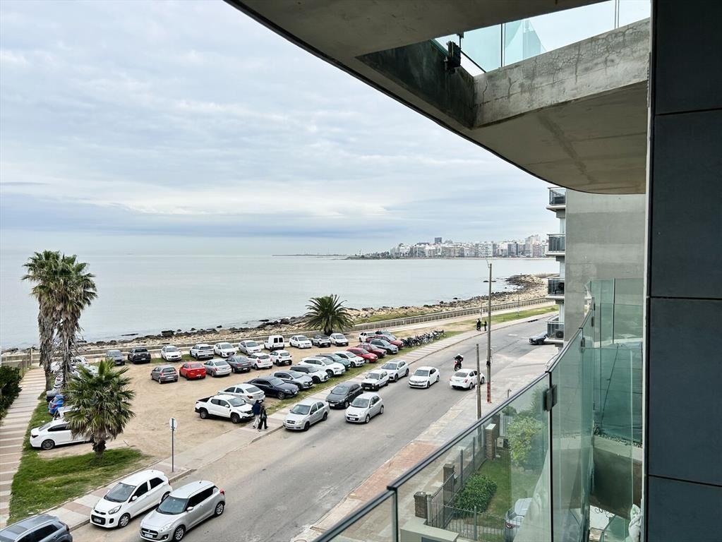ALQUILER APARTAMENTO EN FORMUM 2 DORMITORIO CON 2 GARAJE