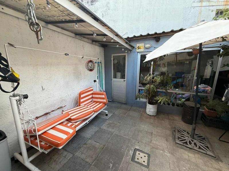 Venta casa de 2 dormitorios y 2 baños, con garage en La Bla