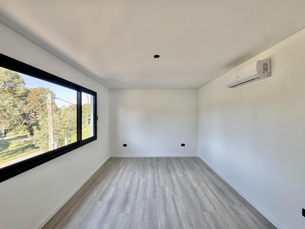 VENTA DE CASA A ESTRENAR - ZONA COLEGIOS