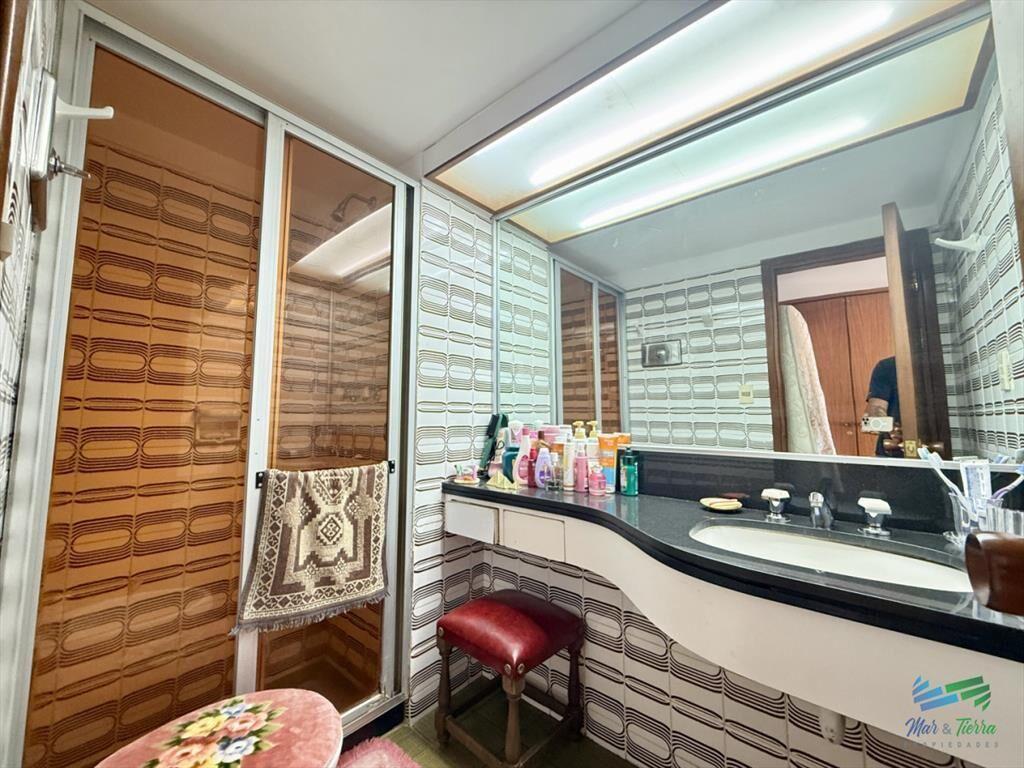 En Venta Amplio Apartamento en Torre Amalfi