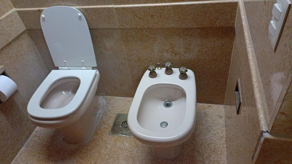 VENTA  APARTAMENTO 3 DORMITORIOS Y SERVICIO GARAJE X2  SOBR