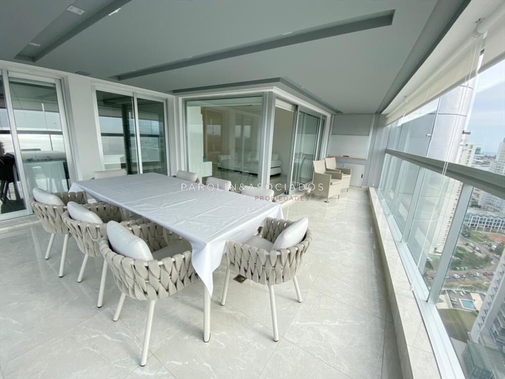 Apartamento de 3 dormitorios en venta en Miami