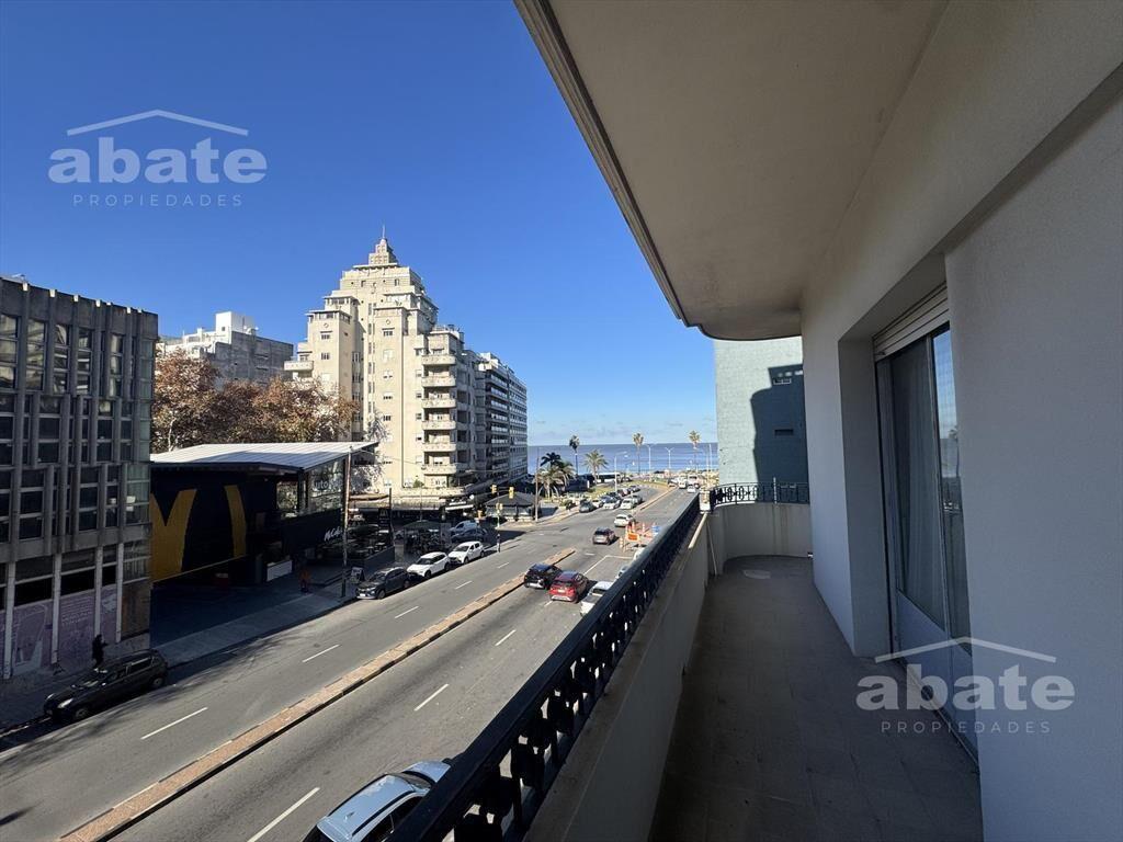 Venta apartamento de 4 dormitorios en Pocitos