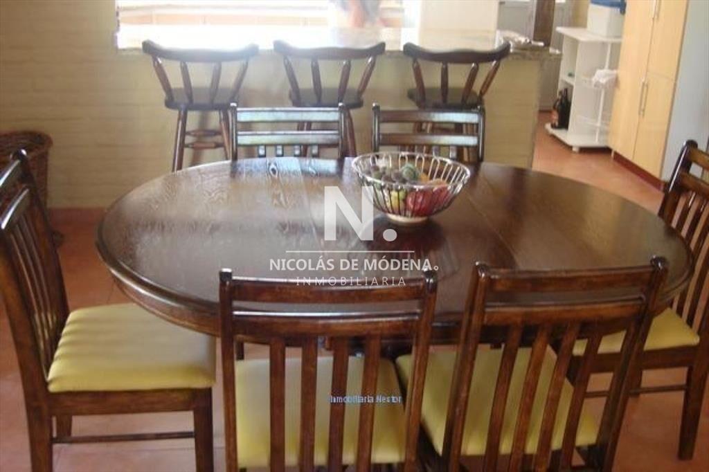 Casa en venta, a pocos metros del mar.