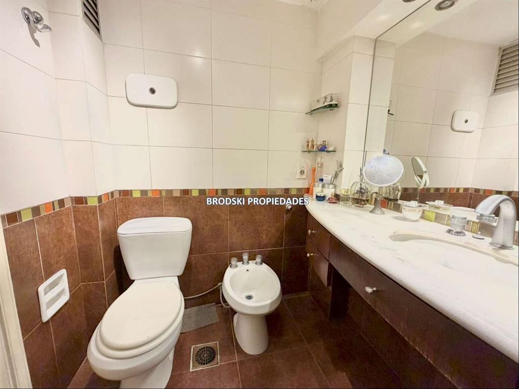 VENTA APARTAMENTO EN PUNTA CARRETAS A PASOS DEL MAR - 3 DOR