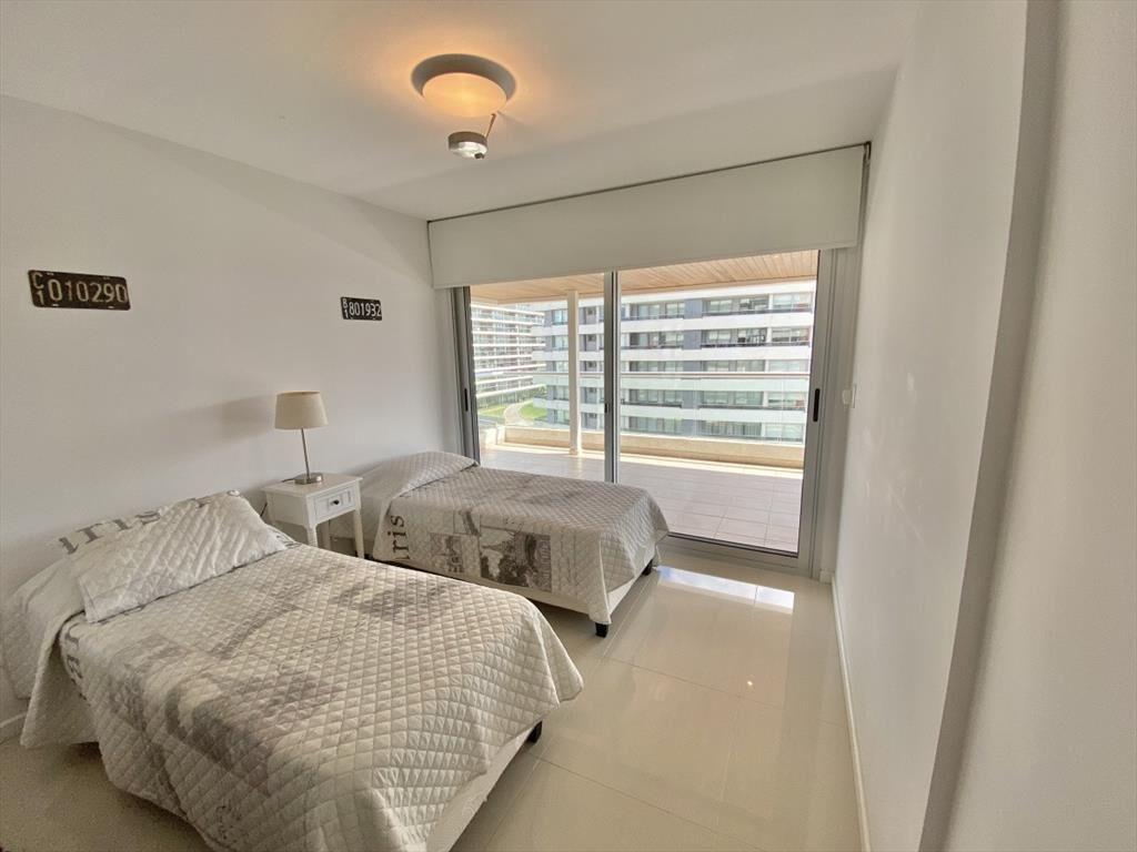 VENTA DE APARTAMENTO DE 2 DORMITORIOS Y MEDIO EN