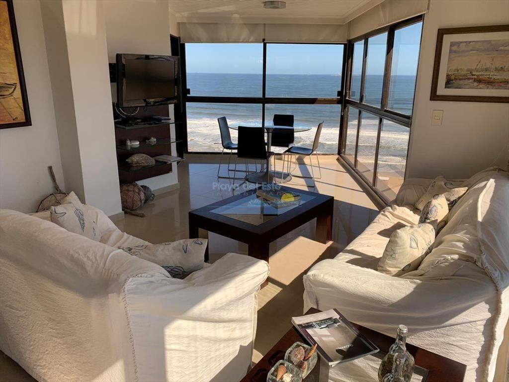 Apartamento en Alquiler de 3 dormitorios en , ,
