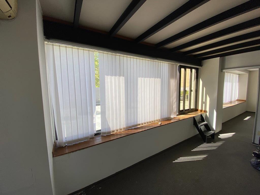Alquiler - Oficina con vista a Plaza Matríz, 184 m2 con 42 d