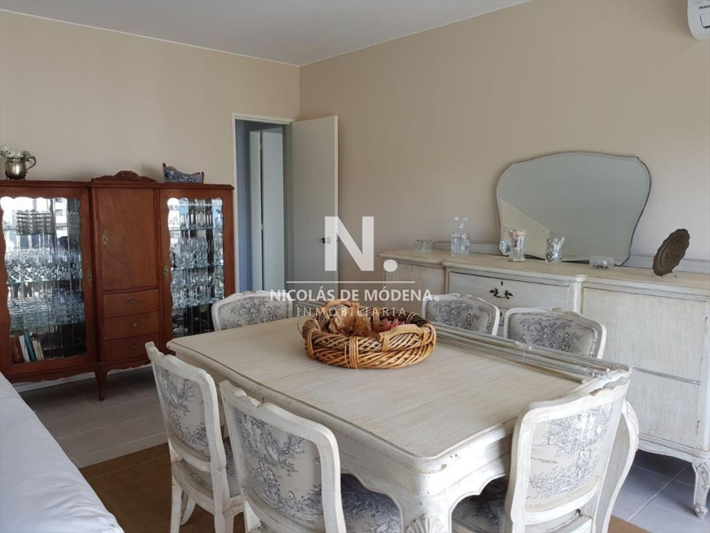 En venta apartamento de 2 dormitorios con terraza