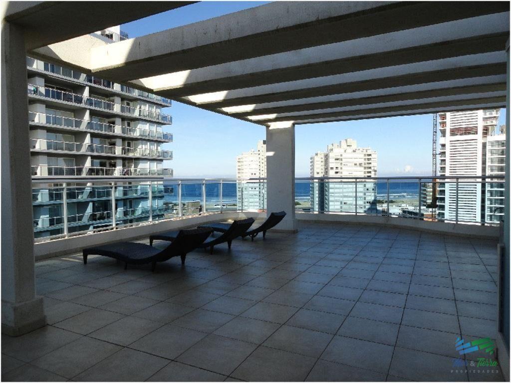 Apartamento en Brava, 2 dormitorios *