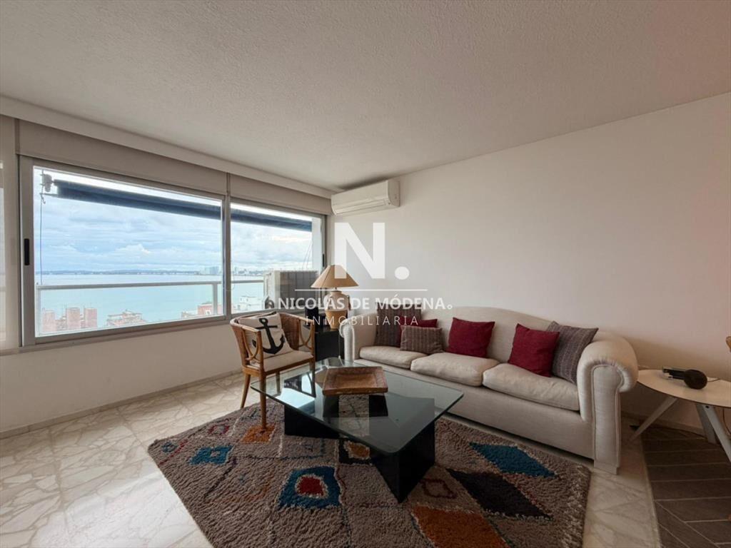 Apartamento en peninsula con vistas hacia la del