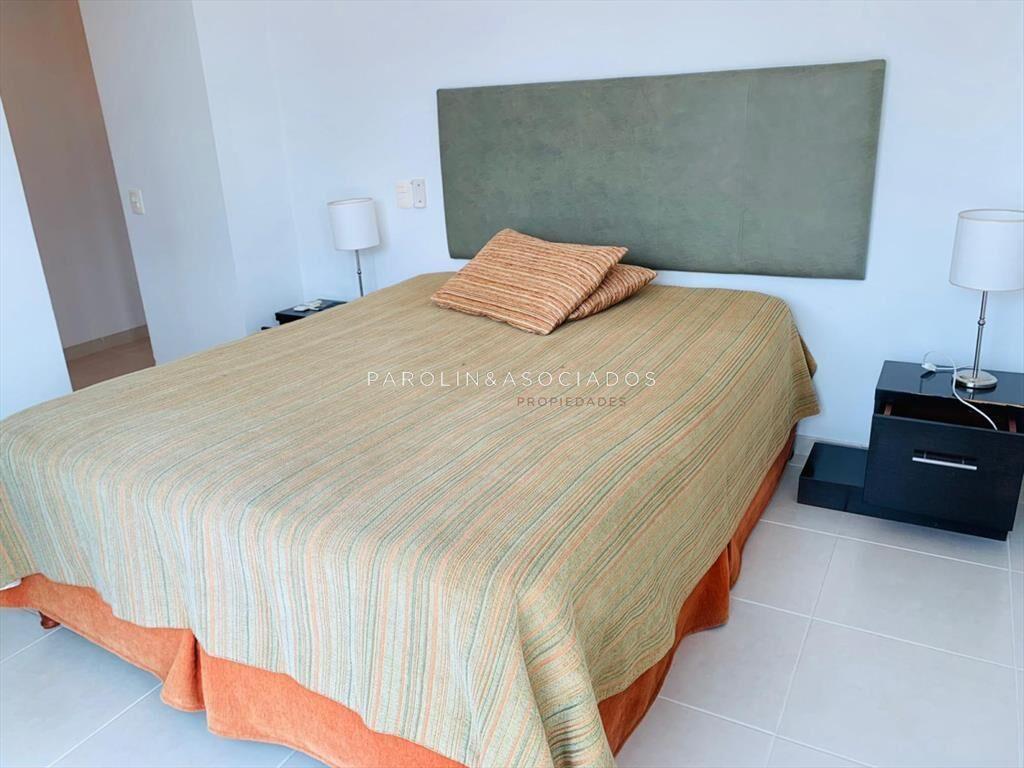 Apartamento en venta de 3 dormitorios en Punta
