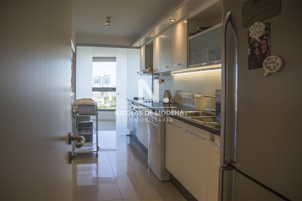 Vende gran apartamento en Brava - Punta del Este