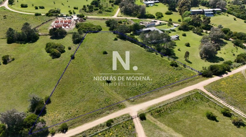 Vende chacra en Jose Ignacio de 1 hectarea.