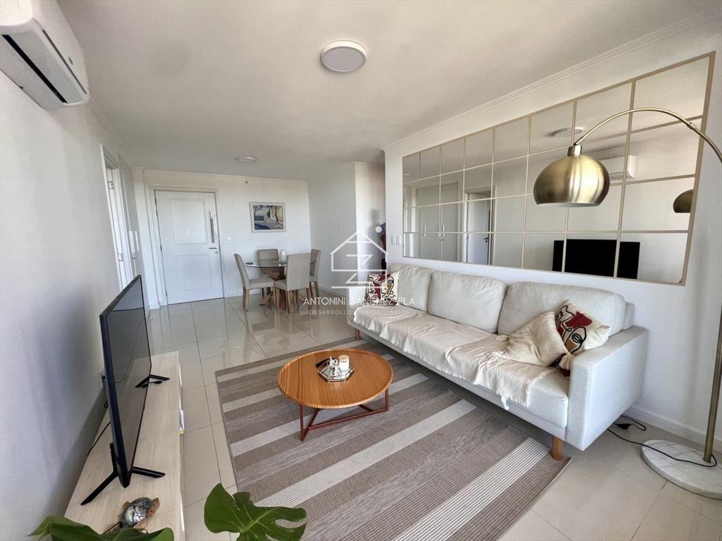 Apartamento de 2 dormitorios con servicio de playa. Place L