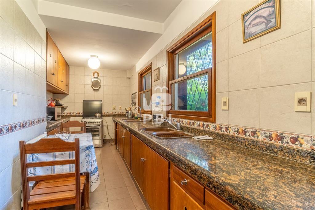 Casa 6 dormitorios + servicio + piscina Playa  -