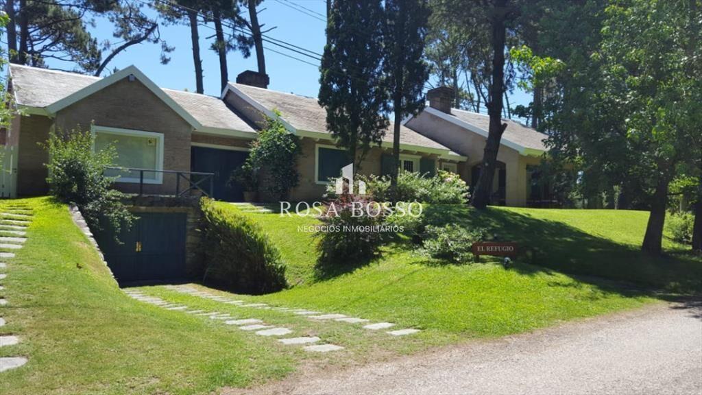 Excelente casa en alquiler en zona residencial!!! Consulte!
