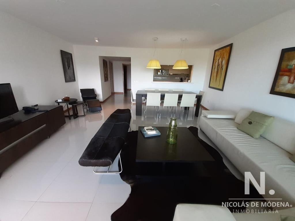 Apartamento de 3 dormitorios. Playa Brava. Rincón del indi