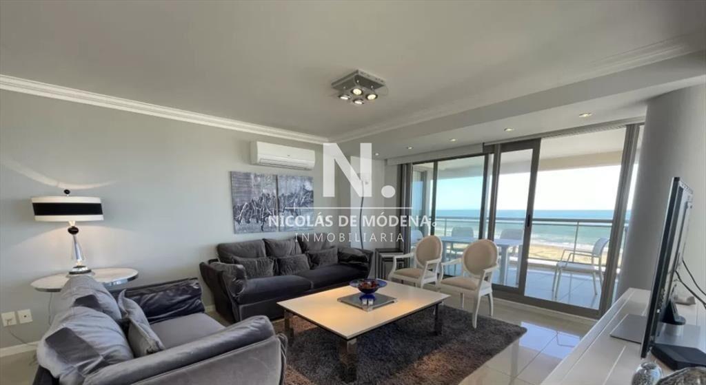 Departamento en venta, frente al mar. Torre Playa