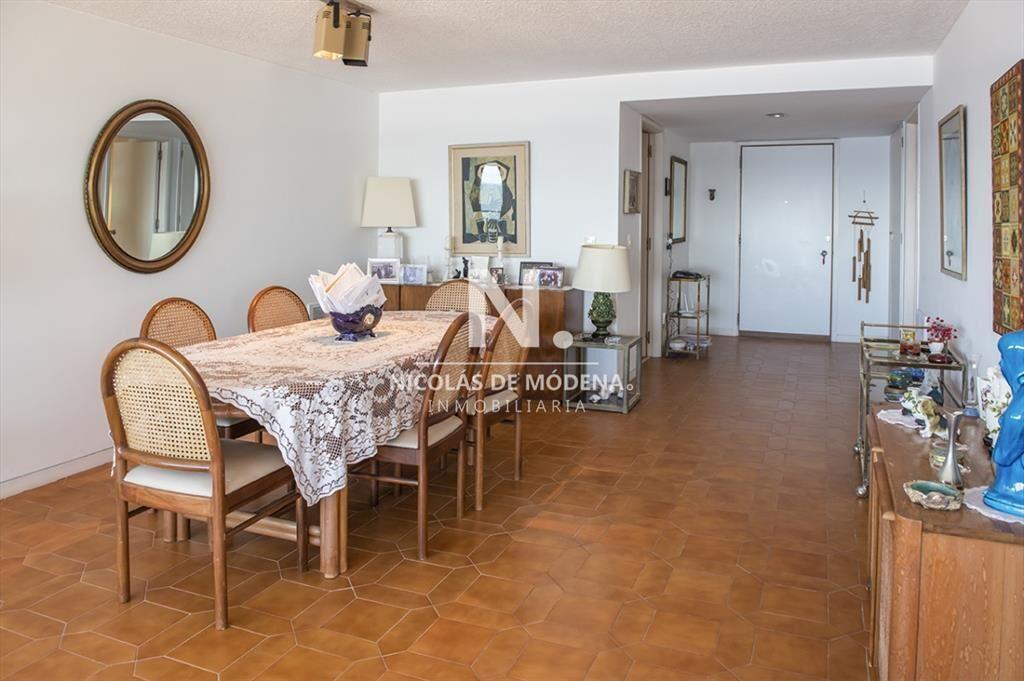 Vende apartamento de 3 dormitorios en Tiburon ,