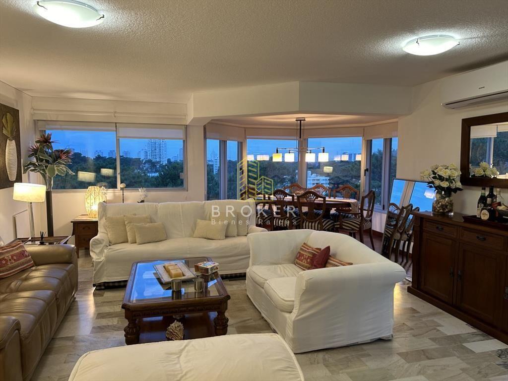 Venta de apartamento hecho a nuevo en una de las