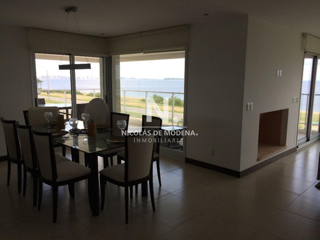 Hermoso apartamento con excelente vista!