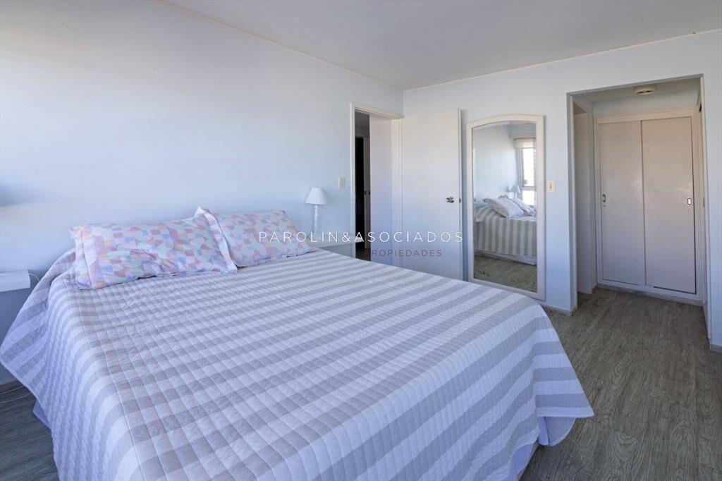 Apartamento en venta de 2 dormitorios en edificio