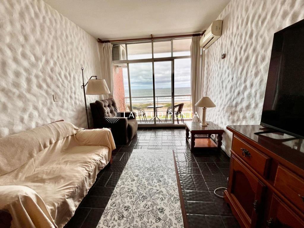 Apartamento 2 dormitorios y medio. Brava