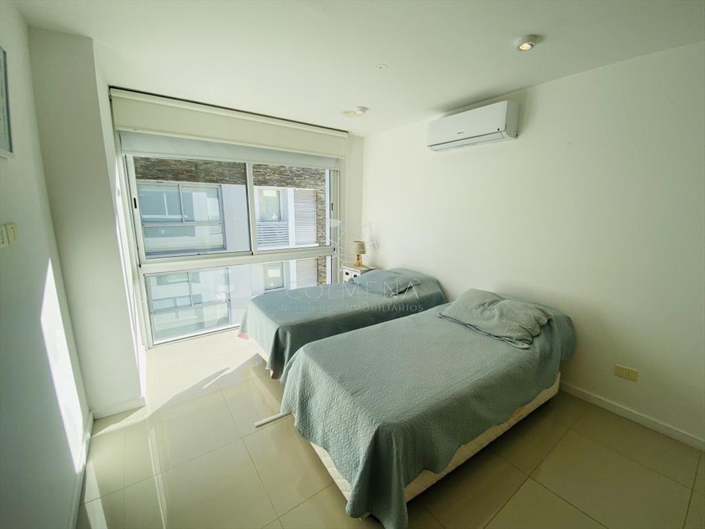 Apto de 2 dormitorios en duplex en cotizado - Col