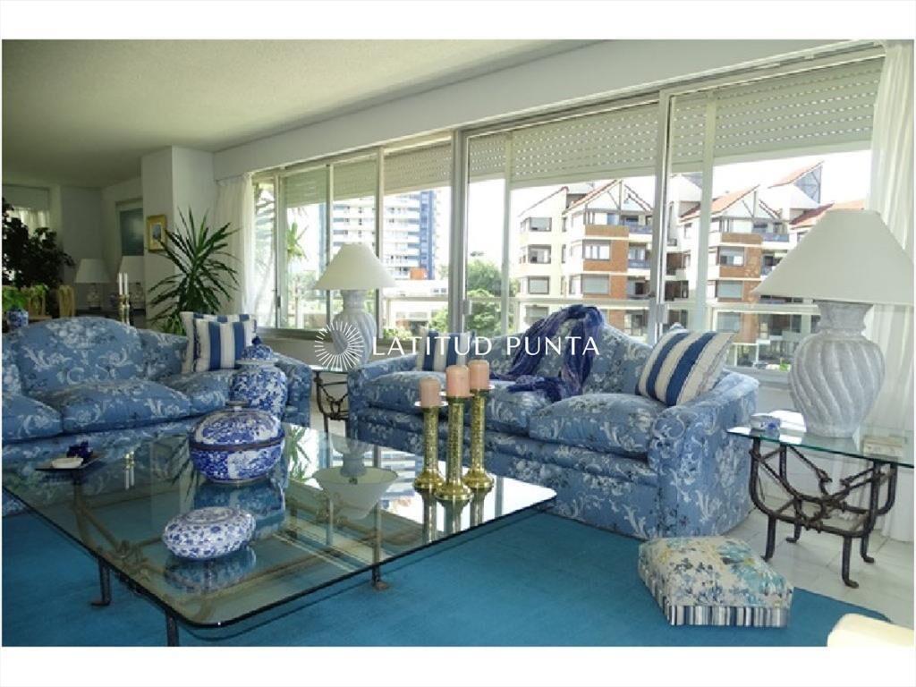 Apartamento en Pez Espada, 3 dormitorios más