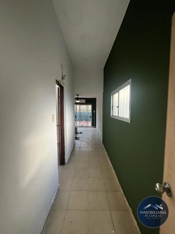Casa en alquiler c/ cochera en Brazo Oriental
