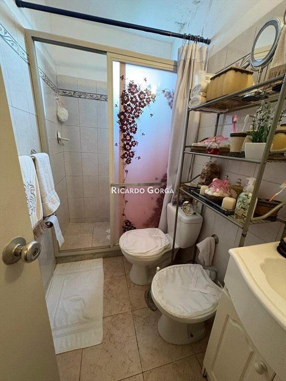 Apartamento venta 2 dormitorios y estacionamiento en Eus...