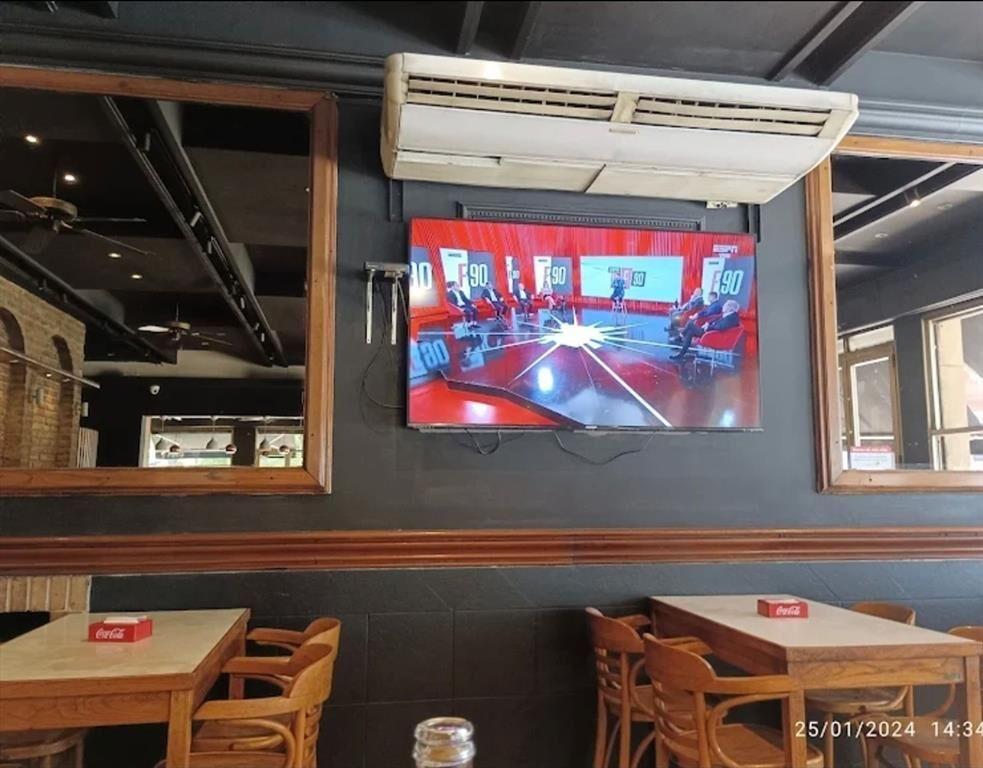 VENTA AMPLIO LOCAL COMERCIAL PASO MOLINO