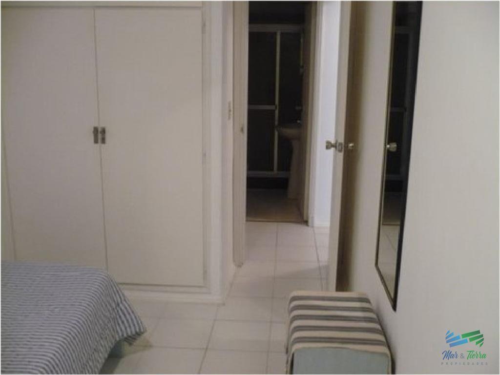 En venta, torre con todos los servicios a una del