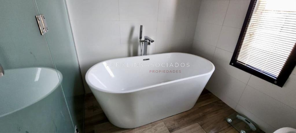 Casa en Venta de 4 Dormitorios en Pueblo Mio,