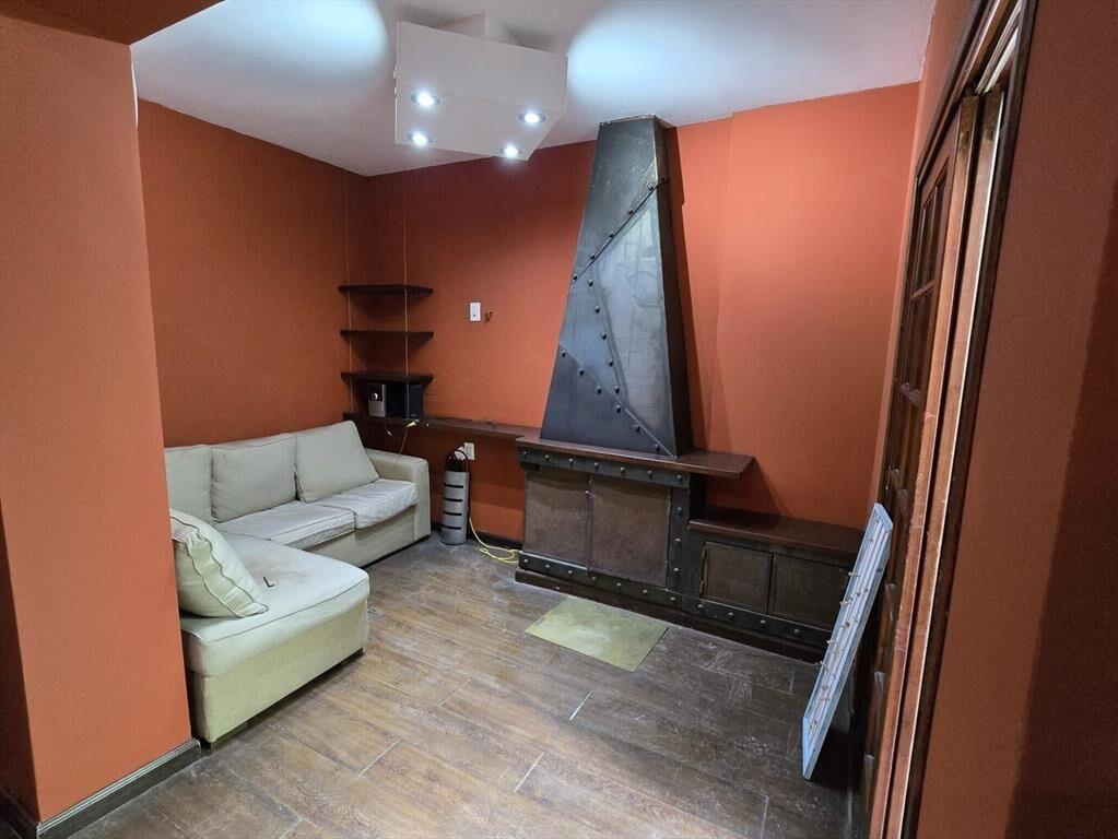 Casa en PB, sobre Pena, con patio, azotea y parrillero!