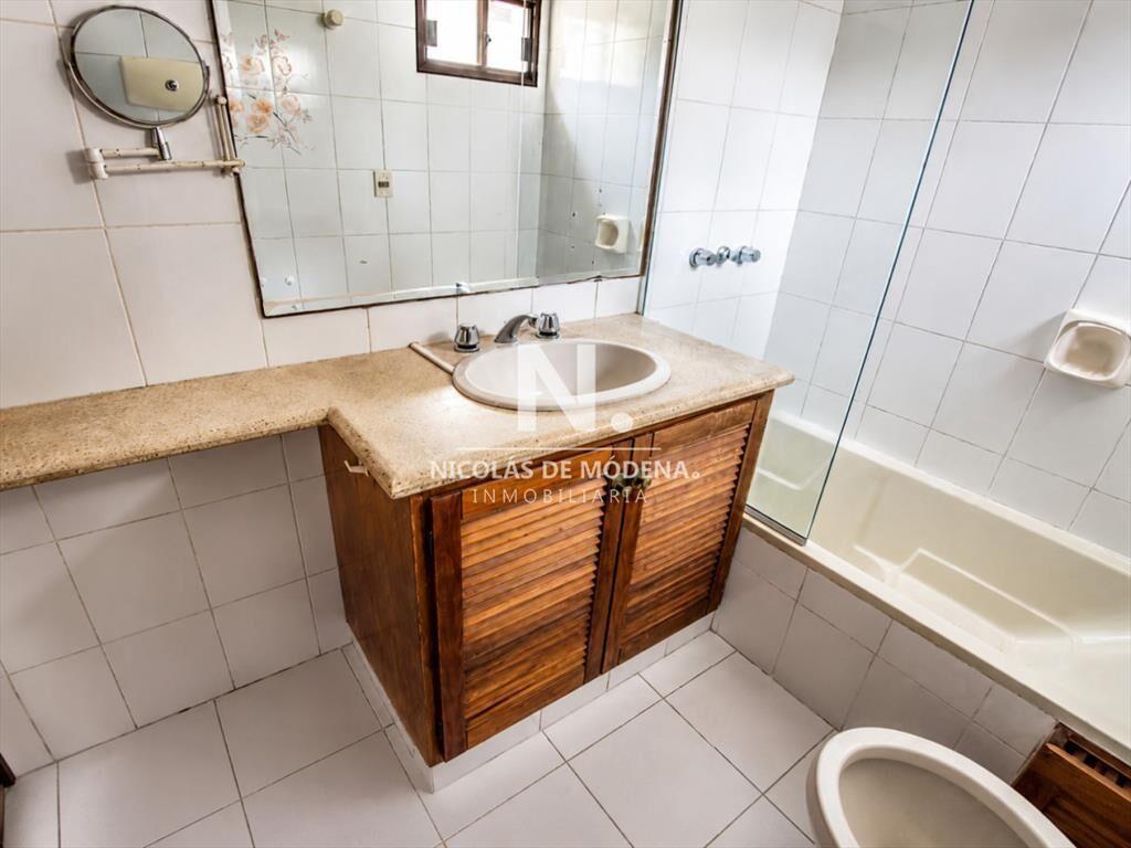 Vende apartamento impecable de 3 dormitorios con