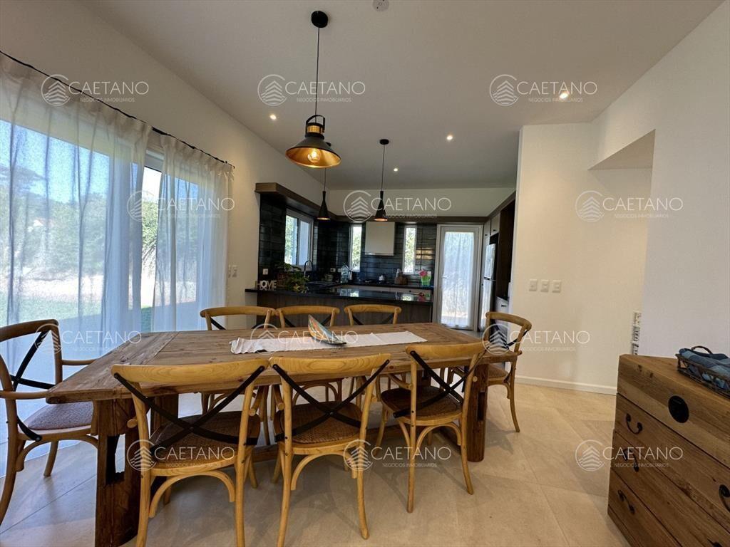 Venta casa en zona Chihuahua, Punta Ballena
